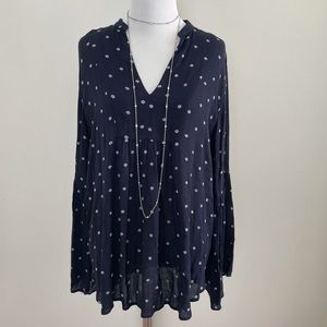 LOFT V-Neck Polka Dot Navy Blue Top, Size Small
